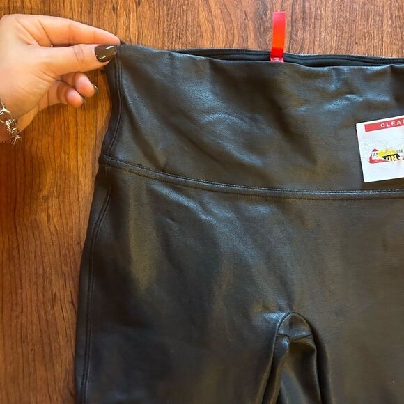 NWT Spanx Faux Leather Leggings Medium - Picture 4 of 5